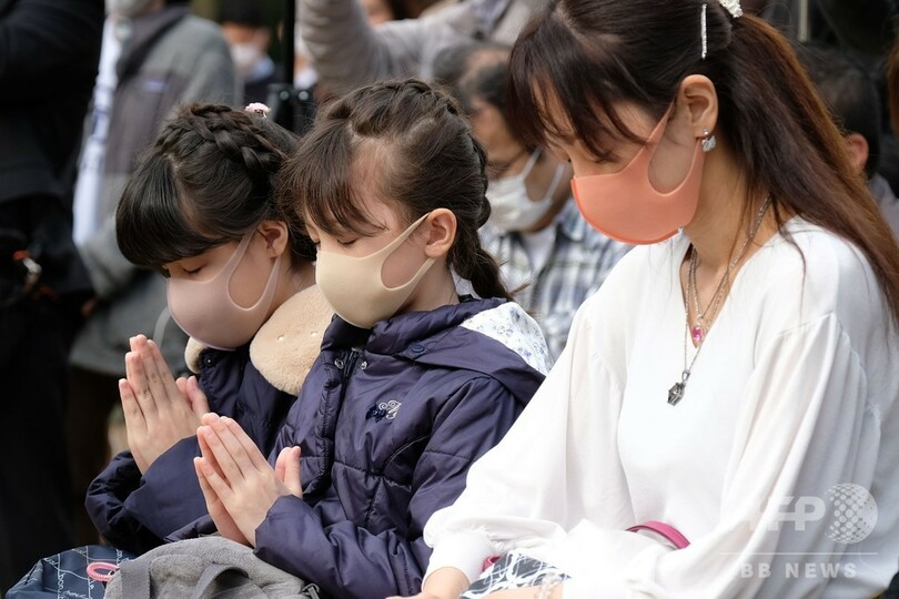 東日本大震災から9年 マスク姿で祈り 写真6枚 国際ニュース Afpbb News