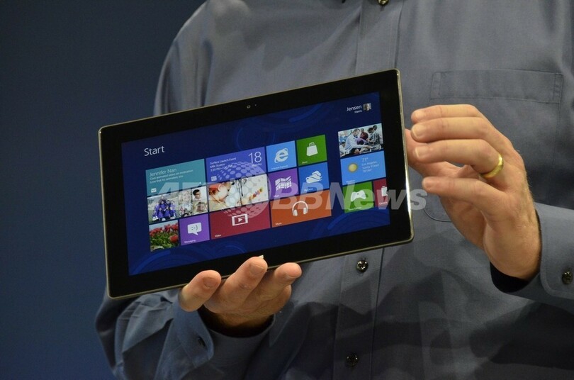米マイクロソフト、タブレット型端末「サーフェス」を発表