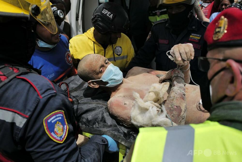 ベネズエラ地震、発生4日後に親子救出 死者1450人に増加
