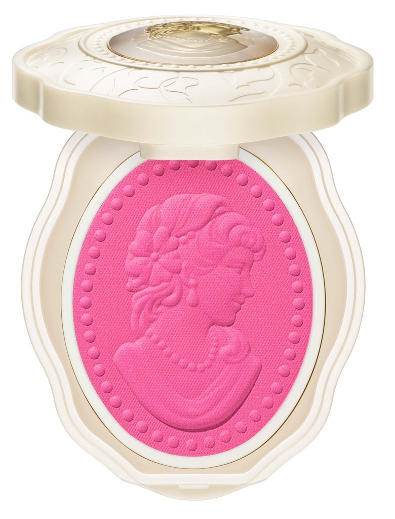 カメオやローズも美しい レ メルヴェイユーズ ラデュレ 写真5枚 マリ クレール スタイル マリアージュ Marie Claire Style Mariage