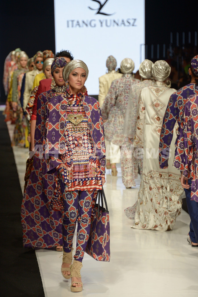 ジャカルタ・ファッション・ウィーク開催、伝統的なムスリム衣装なども