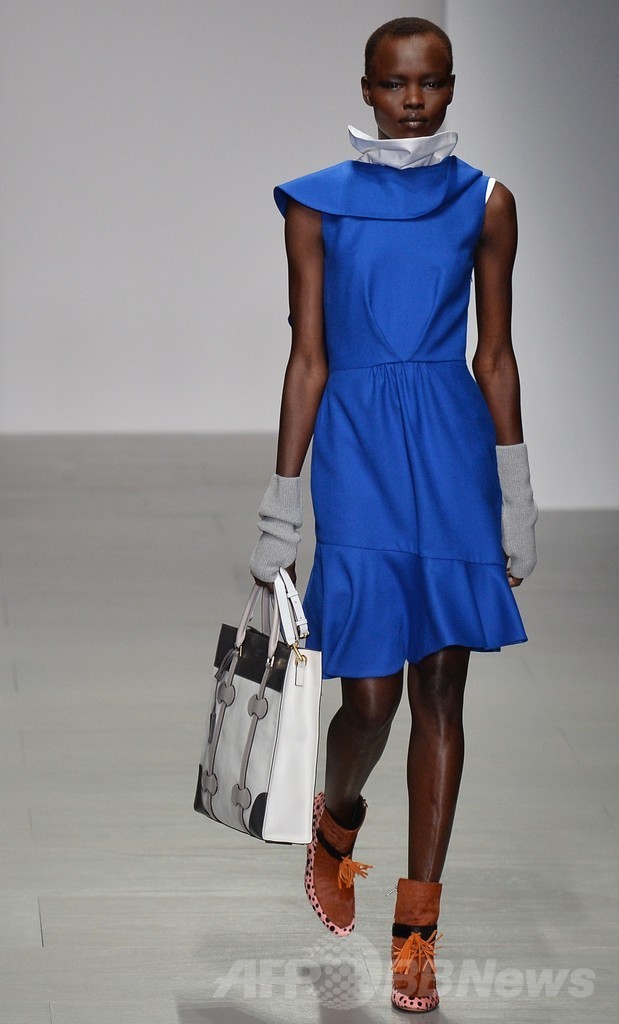 ＜14/15年秋冬ロンドンコレクション＞ユードン・チョイ