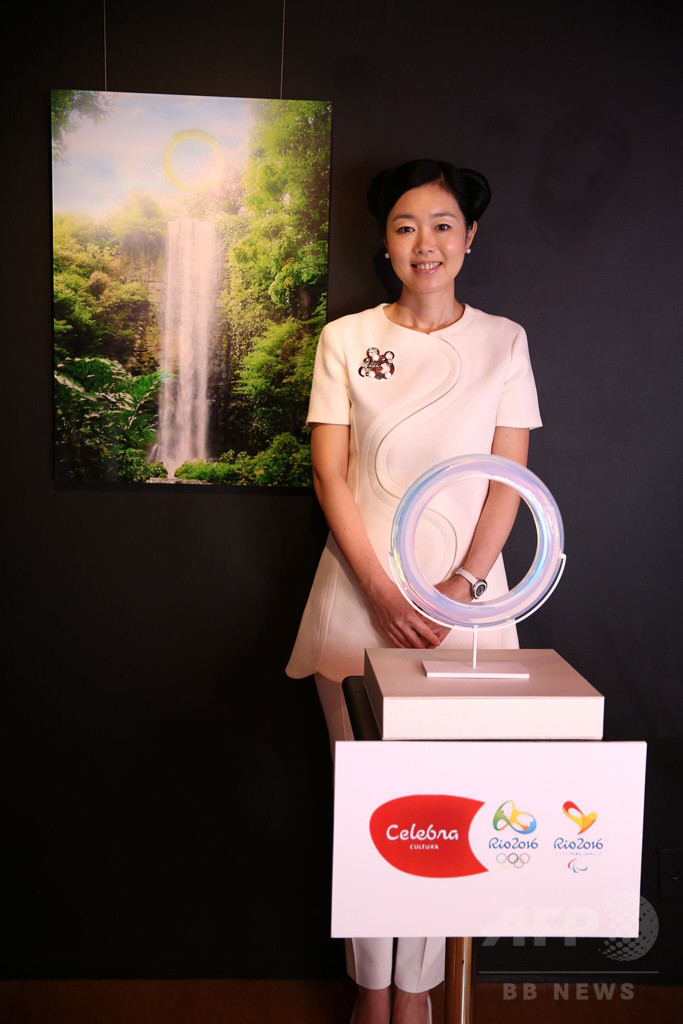 現代美術家・森万里子、滝に輝くリングをリオ五輪で公開