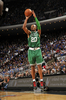 09-10NBA、オーランド・マジック（%%Orlando Magic%%）対ボストン・セルティックス（%%Boston Celtics%%）。試合はセルティックスが86-77で勝利した。写真はジャンプシュートを狙うセルティックスのレイ・アレン（%%Ray Allen%%）。（2009年12月25日撮影）(c)AFP/Getty Images/NBAE/Fernando Medina