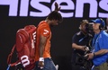 全豪オープンテニス、男子シングルス準々決勝。歓声に応えながら会場を後にするガエル・モンフィス（2016年1月27日撮影）。(c)AFP/GREG WOOD