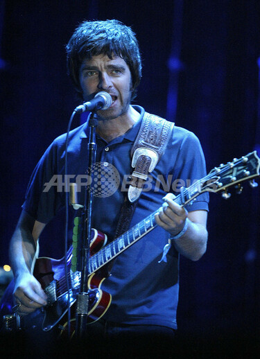ノエル・ギャラガー、オアシス脱退後初のコンサート 写真1枚 国際