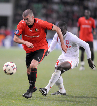 レンヌ ホームでトウェンテに勝利