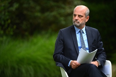 2010年生まれが標的、ネットいじめ拡散 仏教育相が注意喚起