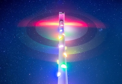 七色に輝く風力タービン、ドイツ