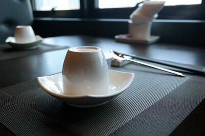 「食事のたび箸も置かずスマホばかりの同僚」にイライラ…韓国の職場「家庭教育なかったのか」