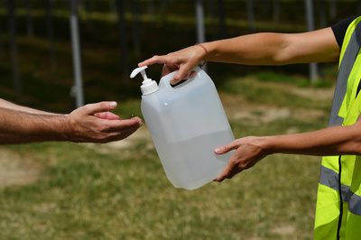 手指消毒液飲み7人死亡、2人昏睡状態 ロシア