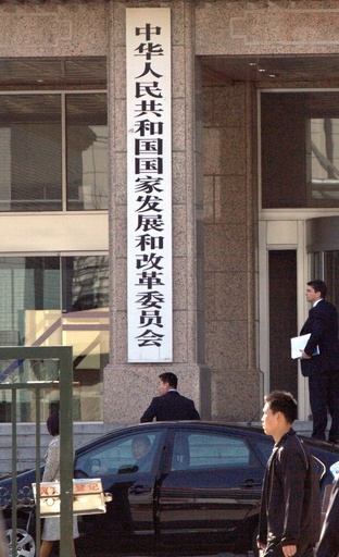 中国、自動車業界の外資出資比率規制を5年で全面撤廃 他分野でも緩和の動き