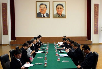 北京で日朝協議開始、ミサイル発射に日本が抗議
