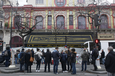 パリ同時テロ容疑者3人、流出の「ISメンバー情報」に