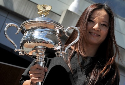 全豪オープン元女王の李娜、1万5000人の前で妊娠を発表