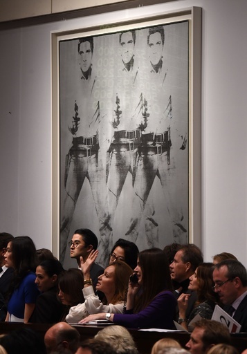 A・ウォーホル2作品、総額175億円で落札