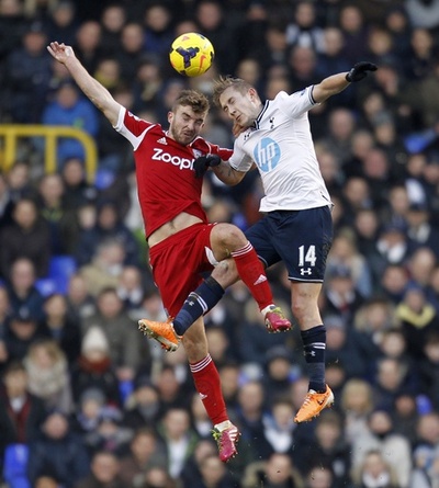 シャーウッド新監督率いるトッテナム、WBAとドロー