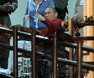 服役中のノリエガ元将軍、病院に搬送 パナマ