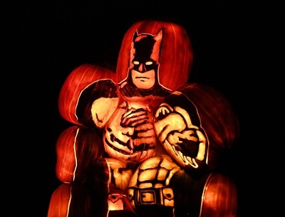 もうすぐハロウィーン 光る手彫りの技、カボチャのイルミネーション