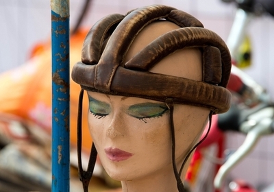 レトロ気分で砂利道サイクリング、伊ビンテージ自転車レース