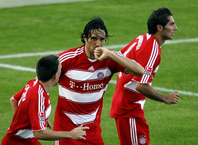 バイエルン アウェーでカールスルーエに快勝