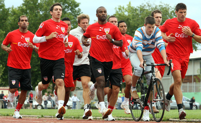 シュツットガルト 07-08シーズンに向け始動