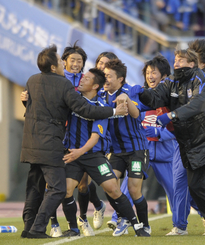 ガンバ大阪、天皇杯制す 播戸が延長後半に決勝弾