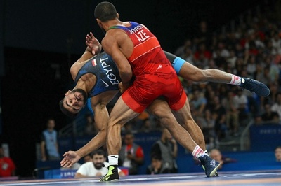 仏警察、エジプトのレスリング選手を痴漢容疑で逮捕