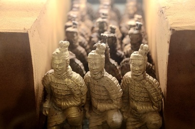 食べるのがもったいない？ 兵馬俑チョコが人気