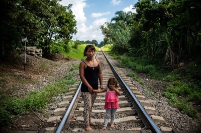 米国を目指す移民7人、メキシコでのある一日の物語