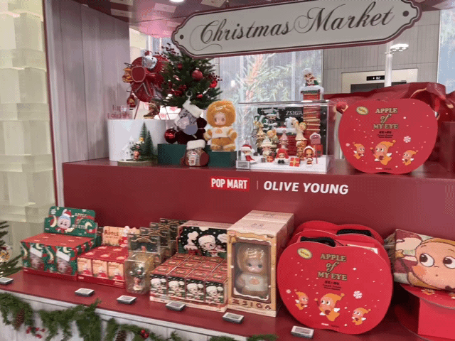 オリーブヤングN聖水店のポップマートのポップアップ(c)KOREA WAVE