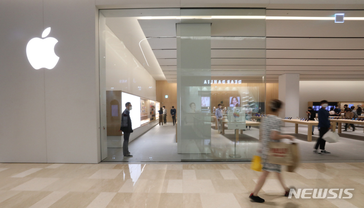 ロッテワールドモール1階に開店するアップルストア蚕室店(c)NEWSIS