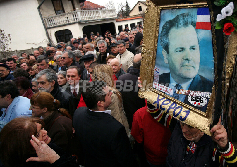 ミロシェビッチ大統領の死去から一年 セルビア 写真2枚 国際ニュース Afpbb News