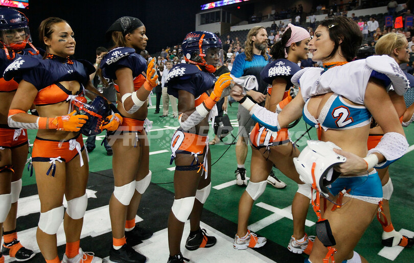 下着姿の「ランジェリーフットボールリーグ」、米国で開幕