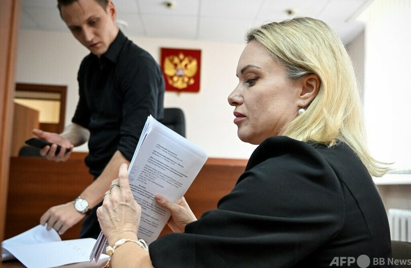 TVで抗議の女性、ロシア出国し欧州へ