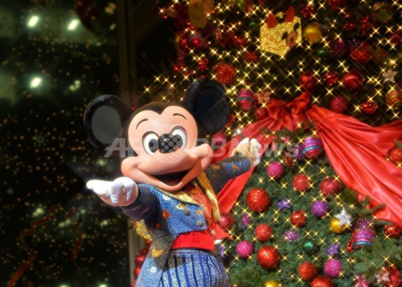 東京 丸の内のクリスマスツリー点灯式にミッキーマウス登場 写真7枚 国際ニュース Afpbb News