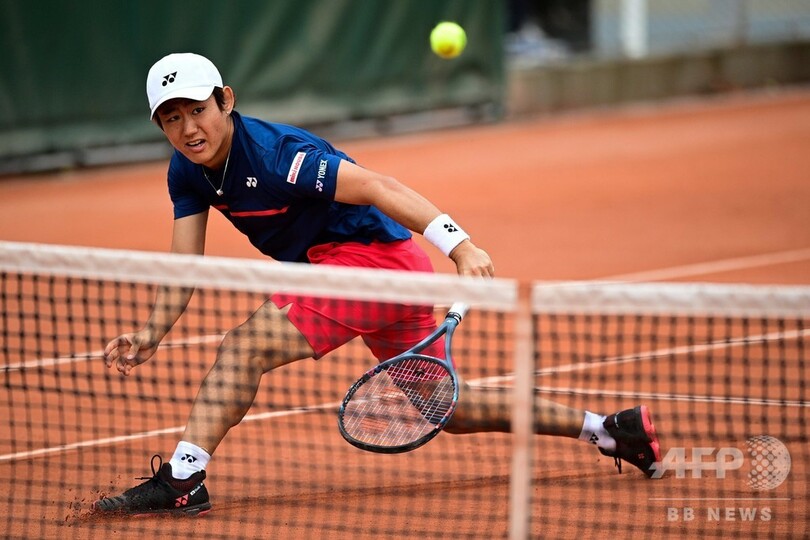 西岡は全仏OP2回戦敗退、地元選手に敗れる