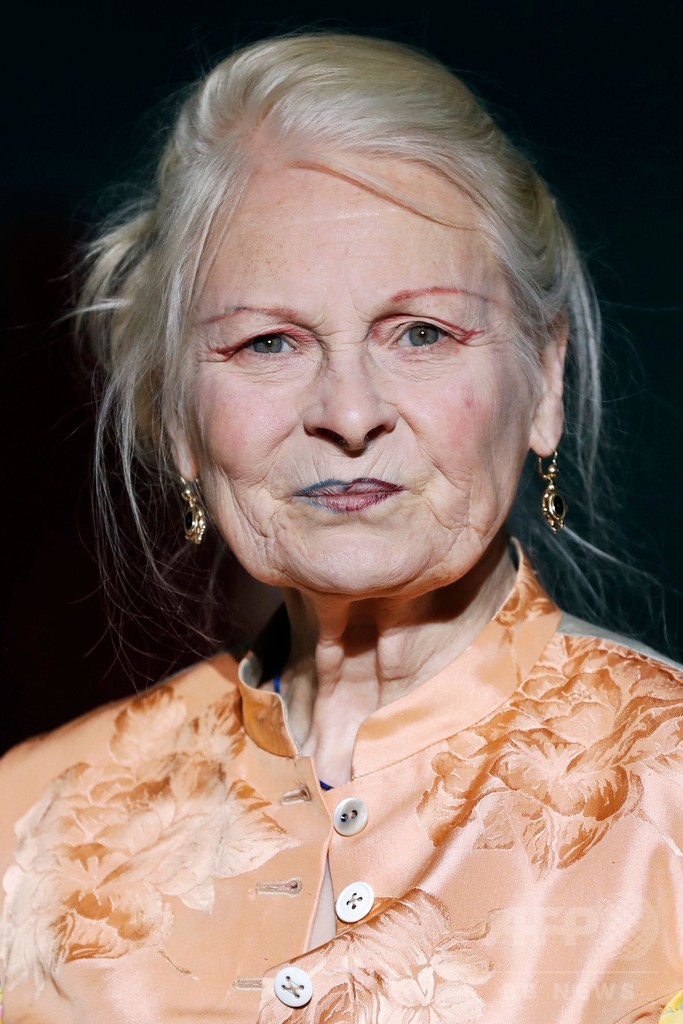 V・ウエストウッド、若さの秘訣は「週1回の入浴」