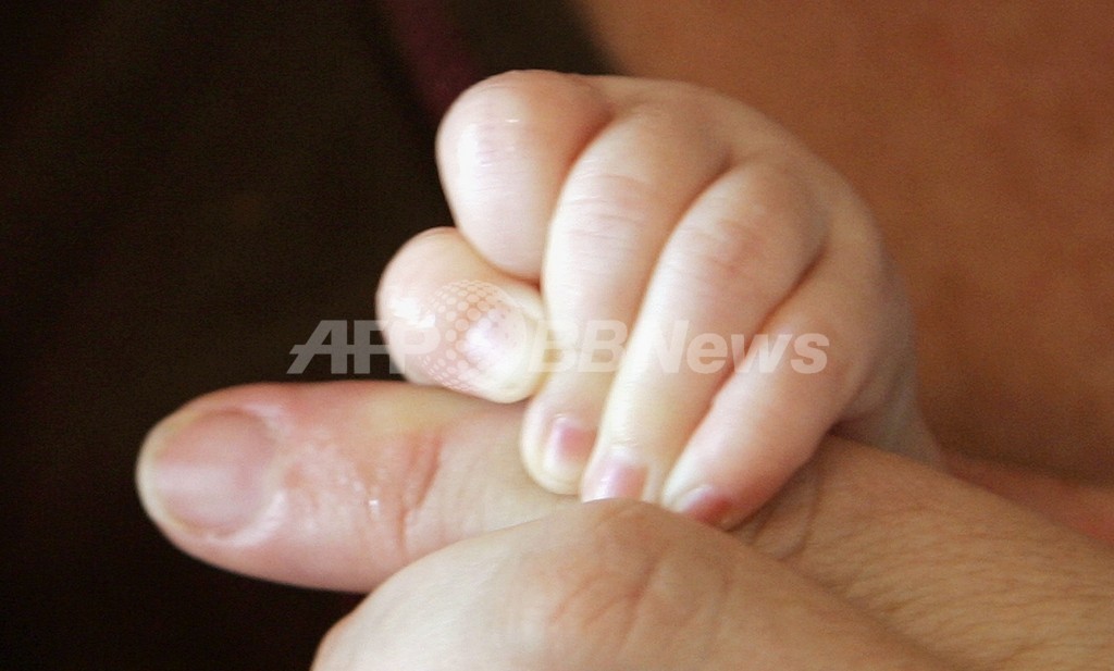 中国で乳児人身売買組織を摘発 中国で乳児人身売買組織を摘発