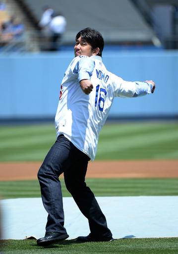 野茂英雄氏がドジャースタジアムで始球式 写真7枚 国際ニュース：AFPBB