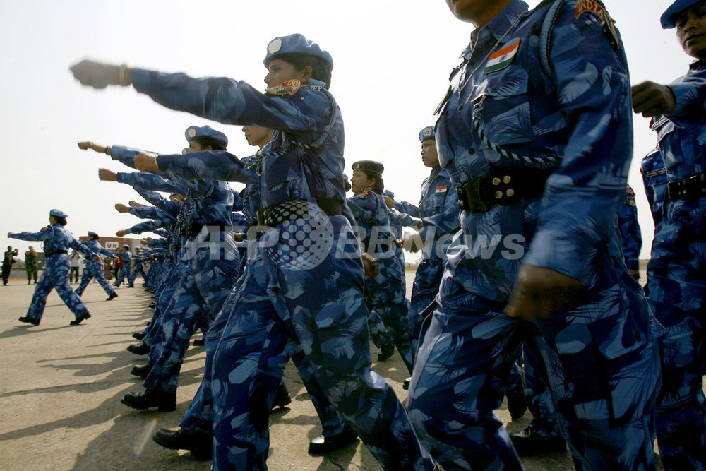 国連初、女性だけの平和維持軍がリベリアに到着 リベリア 写真4枚 国際ニュース:AFPBB News