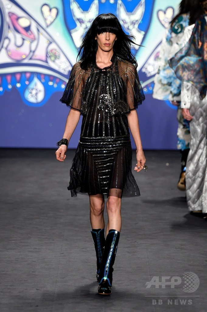 60年代ムード満載、「アナ・スイ」15年春夏