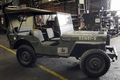 フィリピンの首都マニラ（Manila）郊外のMD Juanの工場で再生される第二次大戦時の軍用「ウィリス・ジープ（Willys Jeep）」（2008年5月28日撮影）。(c)AFP/JES AZNAR