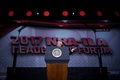 米ジョージア州アトランタで全米ライフル協会（NRA）が開いたリーダーシップフォーラムで演説するドナルド・トランプ大統領（2017年4月28日撮影）。(c)AFP/JIM WATSON