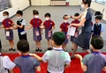 台湾・桃園にある中華航空の施設で行われたイベントに参加する子どもたち（2020年8月8日撮影）。(c)Sam Yeh / AFP