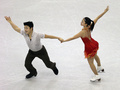 フィギュアスケート全米選手権（2013 Prudential U.S. Figure Skating Championships）は25日、米ネブラスカ（Nebraska）州オマハ（Omaha）にあるセンチュリーリンク・センター（CenturyLink Center）で行われ、アイスダンス・ショートダンス（SD）ではメリル・デイビス（Meryl Davis）/チャーリー・ホワイト（Charlie White）組が自己79.02点で首位に立った。

演技に臨むマイア・シブタニ（Maia Shibutani）/アレックス・ シブタニ（Alex Shibutani）組（2013年1月25日撮影）。(c)AFP/Getty Images/Jonathan Daniel