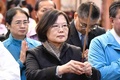 台湾の総統選で再選を狙う蔡英文総統（中央、2019年12月3日撮影、資料写真）。(c)SAM YEH / AFP