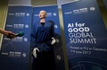 スイス・ジュネーブで、人工知能（AI）に関する会議に登場した人型ロボットの「ソフィア」（2017年6月7日撮影）。(c)AFP/Fabrice COFFRINI
