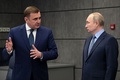 ロシア・トゥーラにあるKBP器械設計局傘下の機械工場を視察するウラジーミル・プーチン大統領（2022年12月23日撮影）。(c)SPUTNIK / AFP