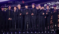 韓国、ソウル（Seoul）のソウル・オリンピック公園（Seoul Olympic Park）で開催された「第3回ガオンチャート・K-POP・アワード（Gaon Chart K-POP Awards）」に出席した、アイドルグループ「EXO （エクソ）」（2014年2月12日撮影）。(c)STARNEWS